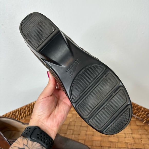 Dansko Sienna Brown embroidered leather clogs slip on neutral lagenlook casual - Picture 10 of 11